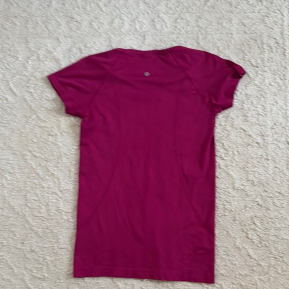 Lululemon Magenta Swiftly Tech T-Shirt - Picture 2 of 2